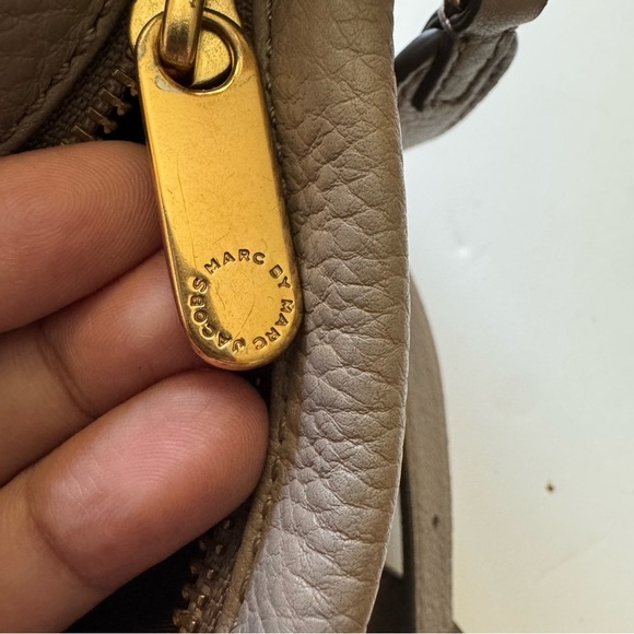 Marc by Marc Jacobs Taupe Classic Q Percy Leather Crossbody Bag - Picture 10 of 11